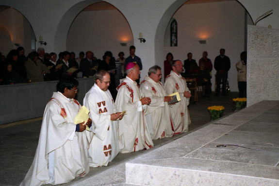 An Allerheiligen 2000 wurde unsere Kirche nach der Renovierung wiedererffnet.